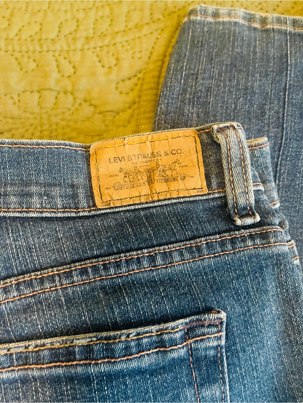 Levi’s 515 Bootcut Jeans | Women’s 8 Medium | Soft Broken-In Stretch Denim - Picture 7 of 11